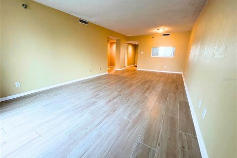 Condominio en alquiler en Tampa, Florida, 2 dormitorios, 94.39 m2 № 1906864 - foto 6