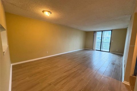 Condominio en alquiler en Tampa, Florida, 2 dormitorios, 94.39 m2 № 1906864 - foto 5