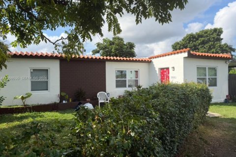 House in Homestead, Florida 5 bedrooms, 154.22 sq.m. № 2063351
