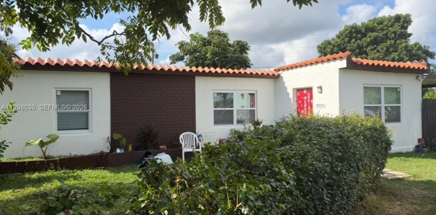 House in Homestead, Florida 5 bedrooms, 154.22 sq.m. № 2063351