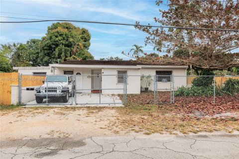 Купить виллу или дом в Майами, Флорида 3 спальни, 155.98м2, № 2006700 - фото 3