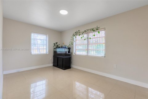 Купить виллу или дом в Майами, Флорида 3 спальни, 155.98м2, № 2006700 - фото 13