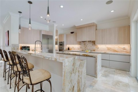 House in Pinecrest, Florida 7 bedrooms, 569.21 sq.m. № 2030518 - photo 14