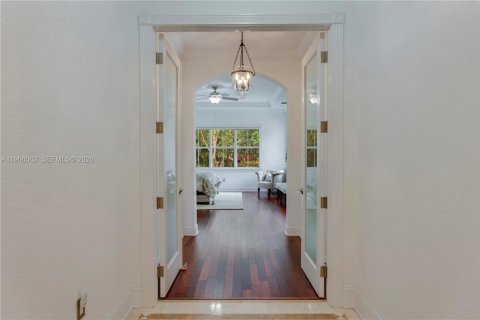 House in Pinecrest, Florida 7 bedrooms, 569.21 sq.m. № 2030518 - photo 19