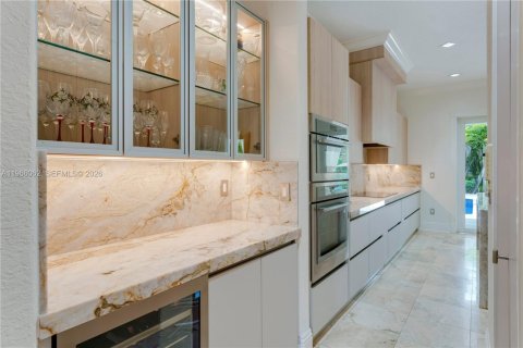 House in Pinecrest, Florida 7 bedrooms, 569.21 sq.m. № 2030518 - photo 12