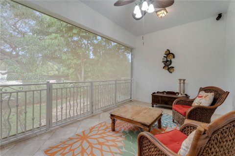 House in Pinecrest, Florida 7 bedrooms, 569.21 sq.m. № 2030518 - photo 27