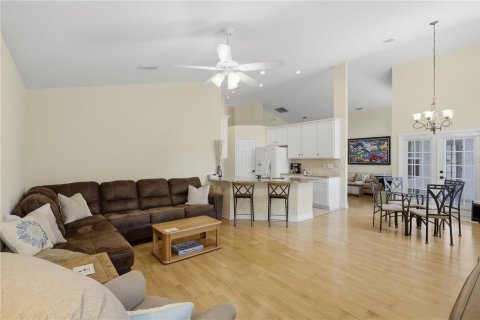 House in Palm Coast, Florida 3 bedrooms, 174.93 sq.m. № 2156295 - photo 5