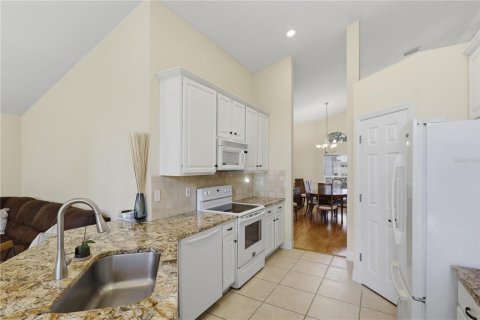 House in Palm Coast, Florida 3 bedrooms, 174.93 sq.m. № 2156295 - photo 10
