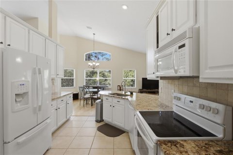 House in Palm Coast, Florida 3 bedrooms, 174.93 sq.m. № 2156295 - photo 9