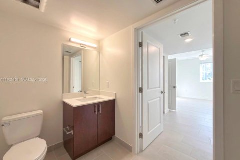 Снять в аренду квартиру в Суитуотер, Флорида 3 спальни, 479.75м2, № 2079164 - фото 7