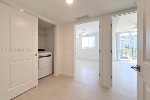 Снять в аренду квартиру в Суитуотер, Флорида 3 спальни, 479.75м2, № 2079164 - фото 12