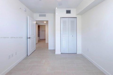 Снять в аренду квартиру в Суитуотер, Флорида 3 спальни, 479.75м2, № 2079164 - фото 15