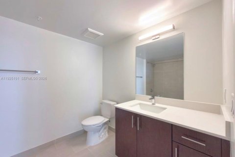 Снять в аренду квартиру в Суитуотер, Флорида 3 спальни, 479.75м2, № 2079164 - фото 14