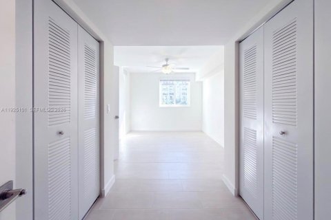 Снять в аренду квартиру в Суитуотер, Флорида 3 спальни, 479.75м2, № 2079164 - фото 5