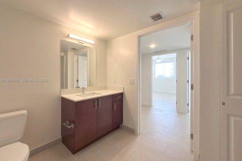 Снять в аренду квартиру в Суитуотер, Флорида 3 спальни, 479.75м2, № 2079164 - фото 10