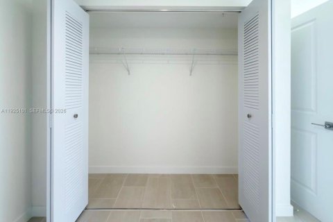 Снять в аренду квартиру в Суитуотер, Флорида 3 спальни, 479.75м2, № 2079164 - фото 6