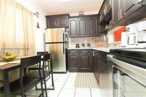 Copropriété à louer à Miami, Floride: 2 chambres, 89.65 m2 № 2025150 - photo 4