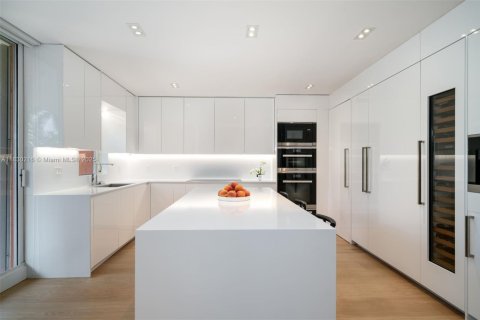 Condo in Key Biscayne, Florida, 2 bedrooms  № 1818344 - photo 10