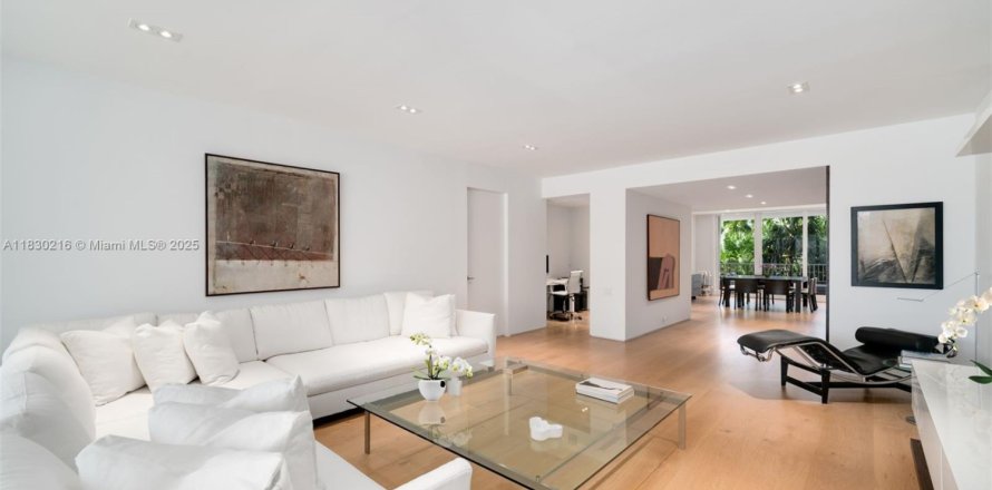 Condo in Key Biscayne, Florida, 2 bedrooms  № 1818344