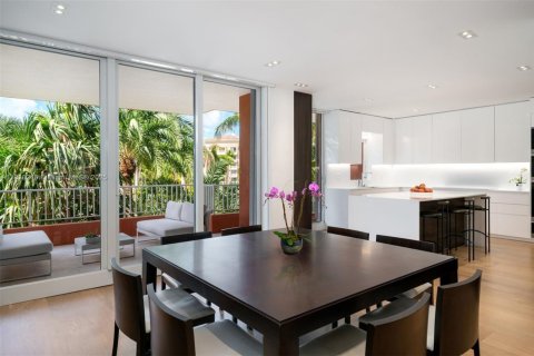 Condo in Key Biscayne, Florida, 2 bedrooms  № 1818344 - photo 9