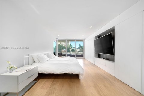 Condo in Key Biscayne, Florida, 2 bedrooms  № 1818344 - photo 18