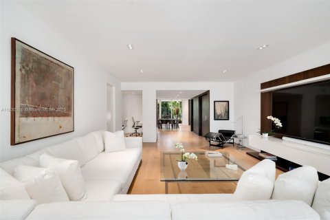 Condo in Key Biscayne, Florida, 2 bedrooms  № 1818344 - photo 4
