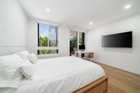 Condo in Key Biscayne, Florida, 2 bedrooms  № 1818344 - photo 25