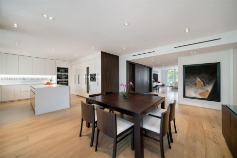 Condo in Key Biscayne, Florida, 2 bedrooms  № 1818344 - photo 15