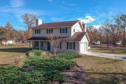 House in Bryceville, Florida 4 bedrooms, 249.72 sq.m. № 882057 - photo 1