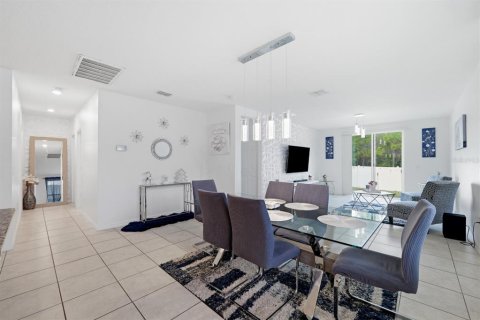 Casa en venta en Haines City, Florida, 3 dormitorios, 161.09 m2 № 2236775 - foto 5