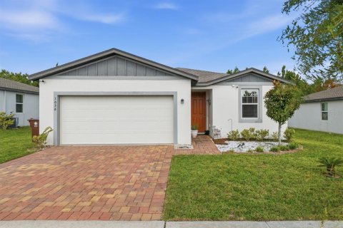 House in Haines City, Florida 3 bedrooms, 161.09 sq.m. № 2236775