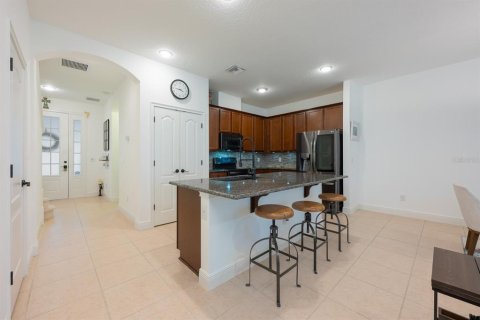 Townhouse in Windermere, Florida 3 bedrooms, 175.68 sq.m. № 2150769 - photo 4