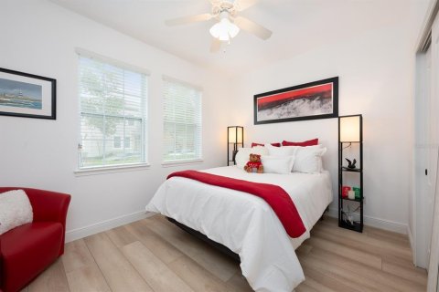 Townhouse in Windermere, Florida 3 bedrooms, 175.68 sq.m. № 2150769 - photo 19