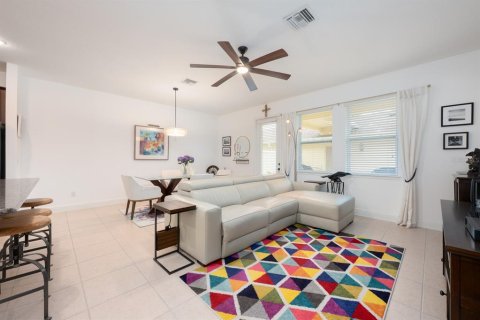 Townhouse in Windermere, Florida 3 bedrooms, 175.68 sq.m. № 2150769 - photo 10