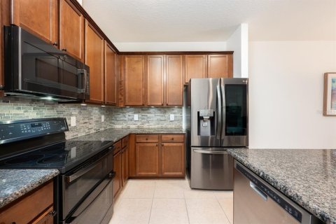Townhouse in Windermere, Florida 3 bedrooms, 175.68 sq.m. № 2150769 - photo 5