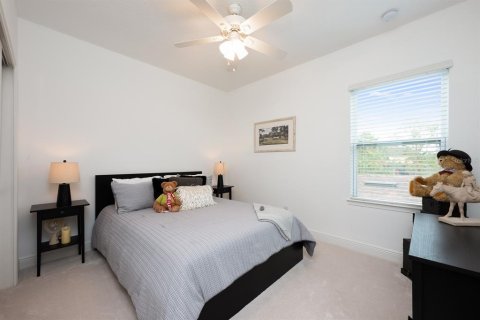 Townhouse in Windermere, Florida 3 bedrooms, 175.68 sq.m. № 2150769 - photo 17