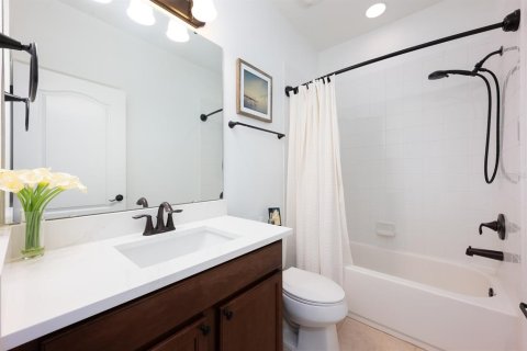 Townhouse in Windermere, Florida 3 bedrooms, 175.68 sq.m. № 2150769 - photo 18