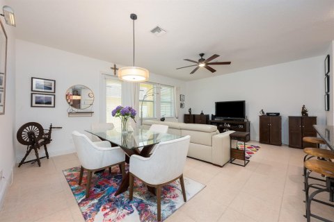 Townhouse in Windermere, Florida 3 bedrooms, 175.68 sq.m. № 2150769 - photo 9