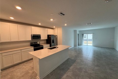 Villa ou maison à louer à Davenport, Floride: 5 chambres, 220.18 m2 № 2119130 - photo 3