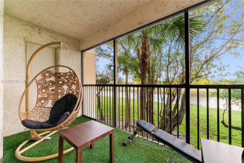 Condominio en venta en Oakland Park, Florida, 2 dormitorios, 107.77 m2 № 1993355 - foto 13