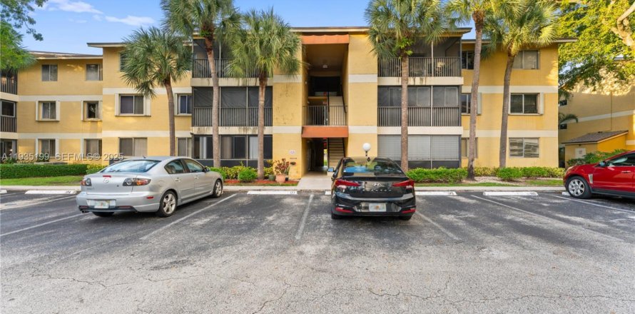 Condominio en Oakland Park, Florida, 2 dormitorios  № 1993355