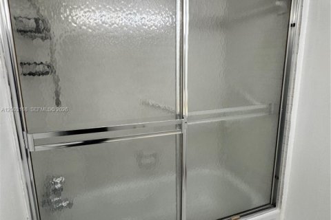 Купить кондоминиум в Халландейл-Бич, Флорида 2 спальни, 112.41м2, № 2066525 - фото 17