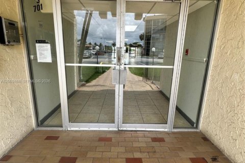 Купить кондоминиум в Халландейл-Бич, Флорида 2 спальни, 112.41м2, № 2066525 - фото 4