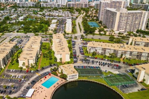 Купить кондоминиум в Халландейл-Бич, Флорида 2 спальни, 112.41м2, № 2066525 - фото 25