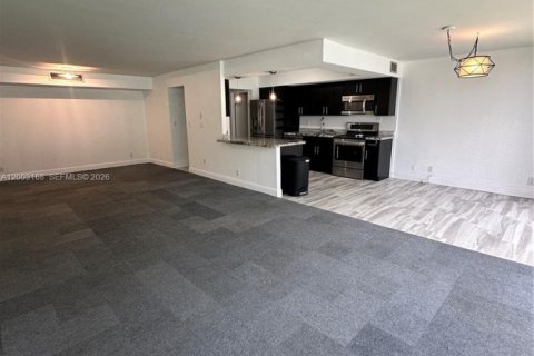 Купить кондоминиум в Халландейл-Бич, Флорида 2 спальни, 112.41м2, № 2066525 - фото 11