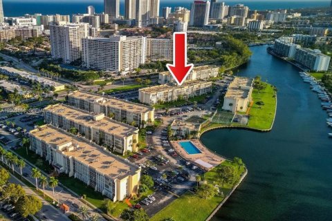 Купить кондоминиум в Халландейл-Бич, Флорида 2 спальни, 112.41м2, № 2066525 - фото 22