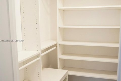 Купить кондоминиум в Халландейл-Бич, Флорида 2 спальни, 112.41м2, № 2066525 - фото 18