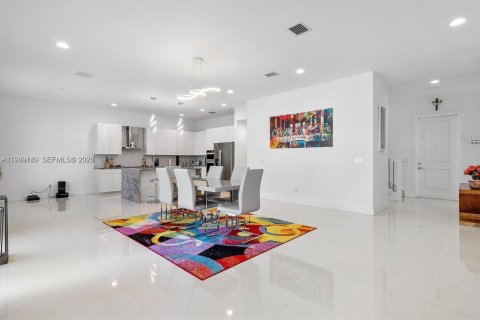 House in Miramar, Florida 4 bedrooms, 378.39 sq.m. № 2006143 - photo 25