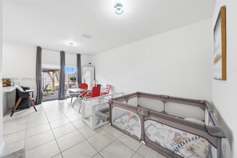 Townhouse in Homestead, Florida 3 bedrooms, 137.77 sq.m. № 2074932 - photo 5