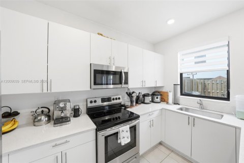 Townhouse in Homestead, Florida 3 bedrooms, 137.77 sq.m. № 2074932 - photo 9
